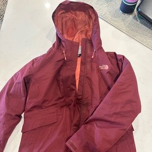 North Face 2 in 1 Ski Jacket - excellent condition! M